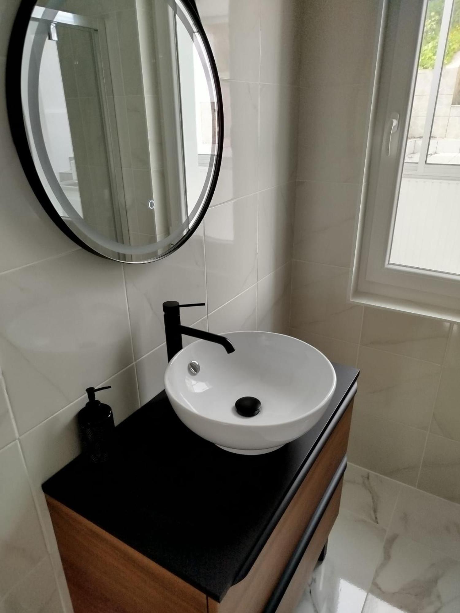Appartement Lovely Bellamy Centre-ville Gare Maison Neuve *